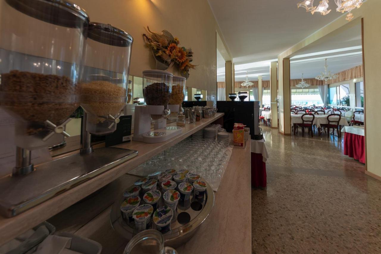 Hotel Janeiro Frontemare Lido di Jesolo Eksteriør billede
