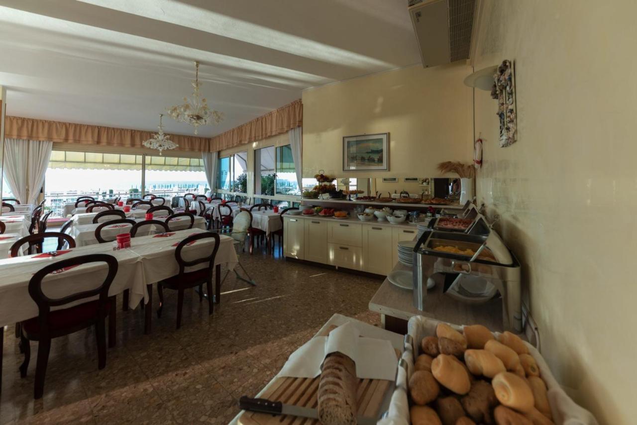 Hotel Janeiro Frontemare Lido di Jesolo Eksteriør billede