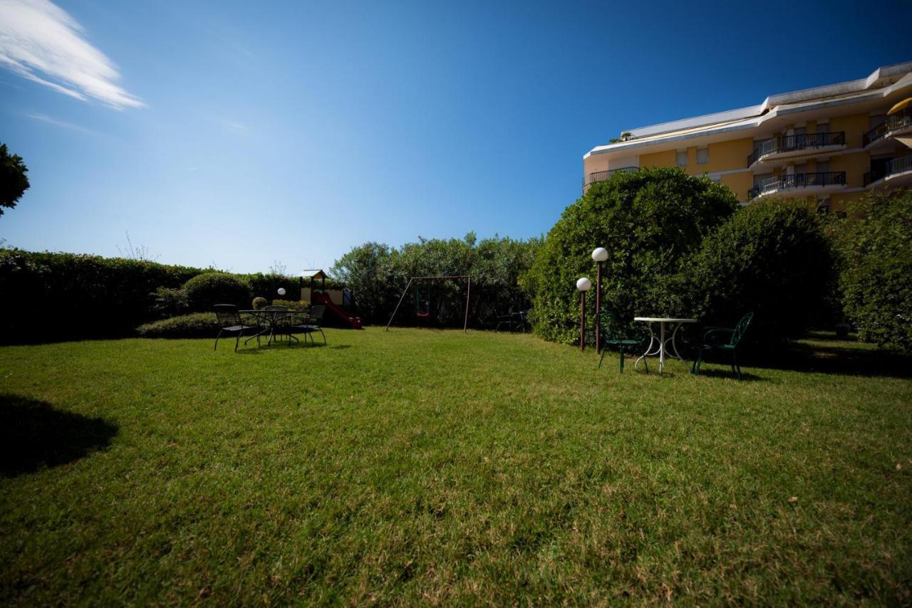 Hotel Janeiro Frontemare Lido di Jesolo Eksteriør billede