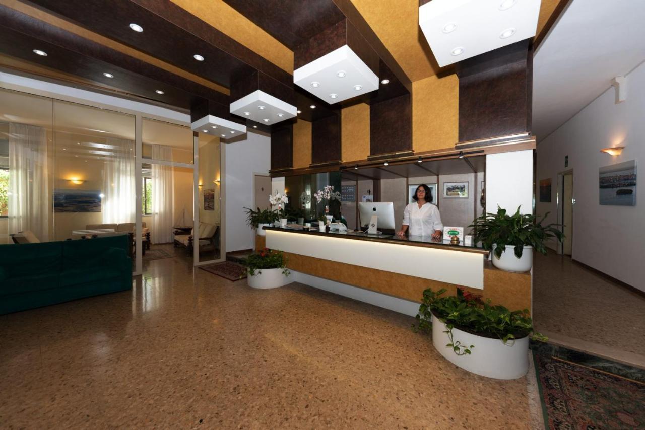 Hotel Janeiro Frontemare Lido di Jesolo Eksteriør billede